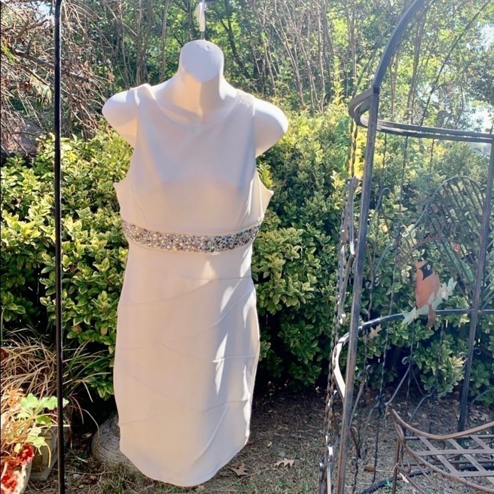 Love, Nikie Lew Dress - Picture 2 of 7